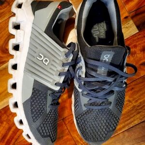 On Cloudswift Black and Gray Athletic Shoes, Size 10 1/2